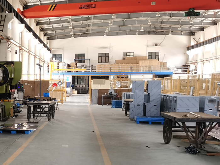 宏華電器：產品倉庫